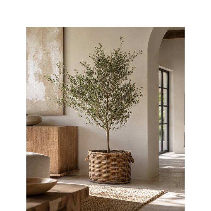 Willow woven basket with inner lining