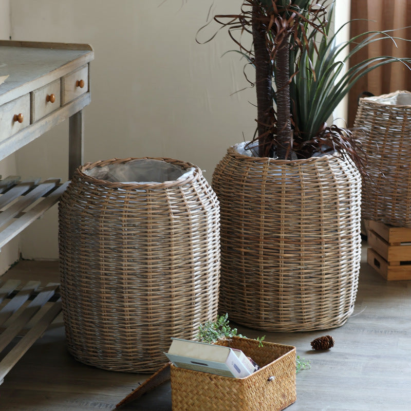 Stylish laundry basket made of braided natural material