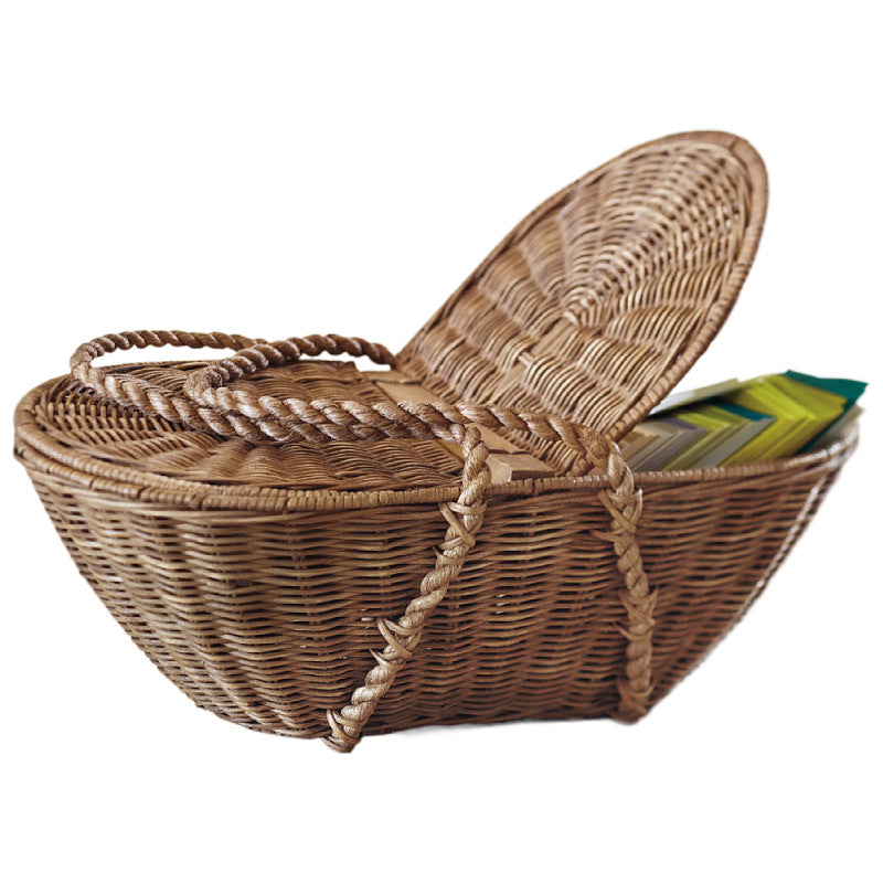 Practical storage basket with lid made of woven natural material