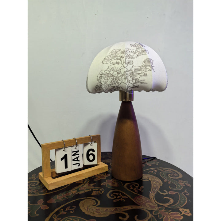 Decorative table lamp