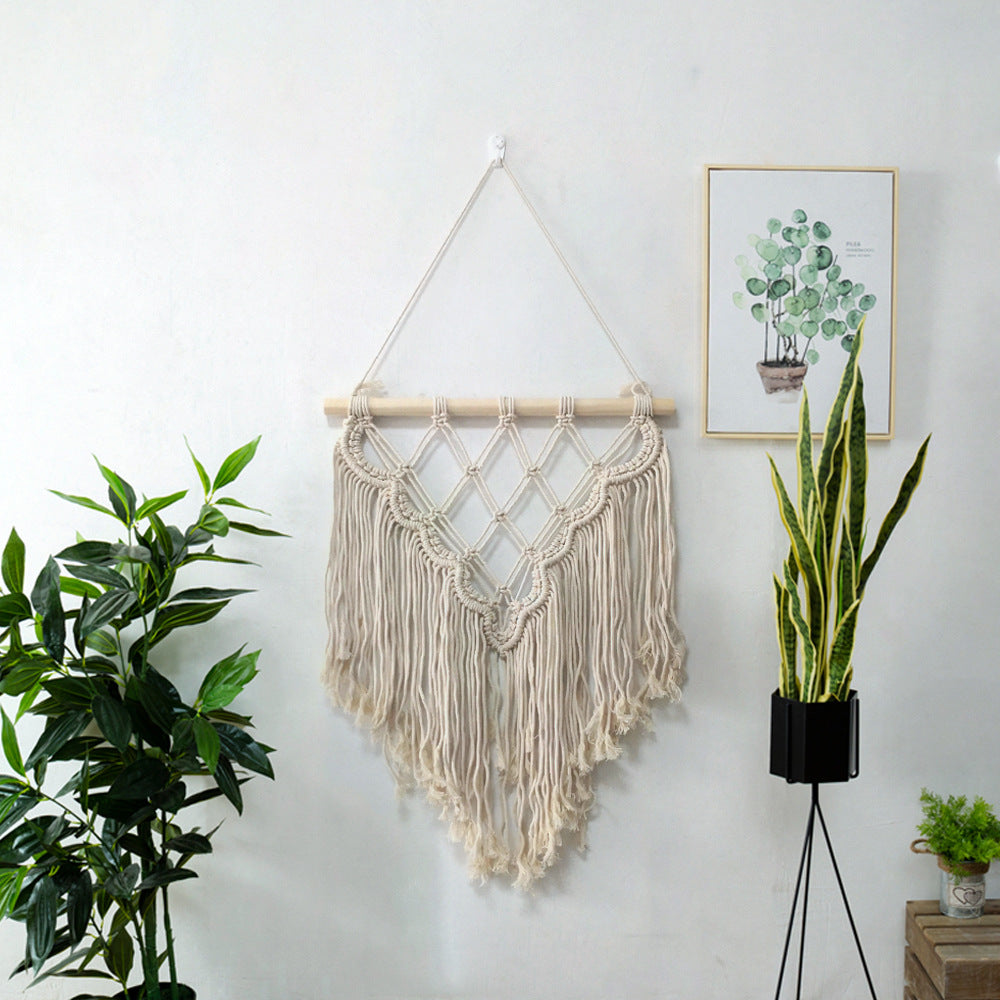 Macramé wall decoration with creative fringes