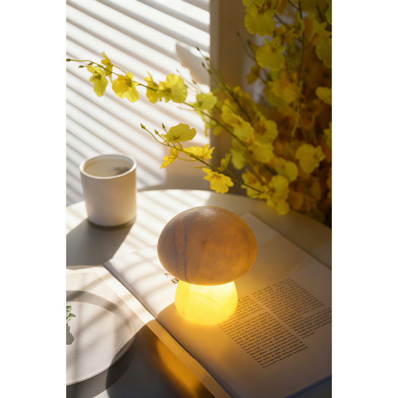 Artistic mushroom-shaped table lamp