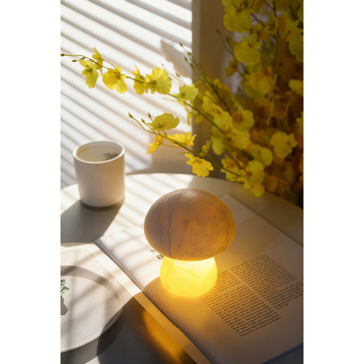 Artistic mushroom-shaped table lamp