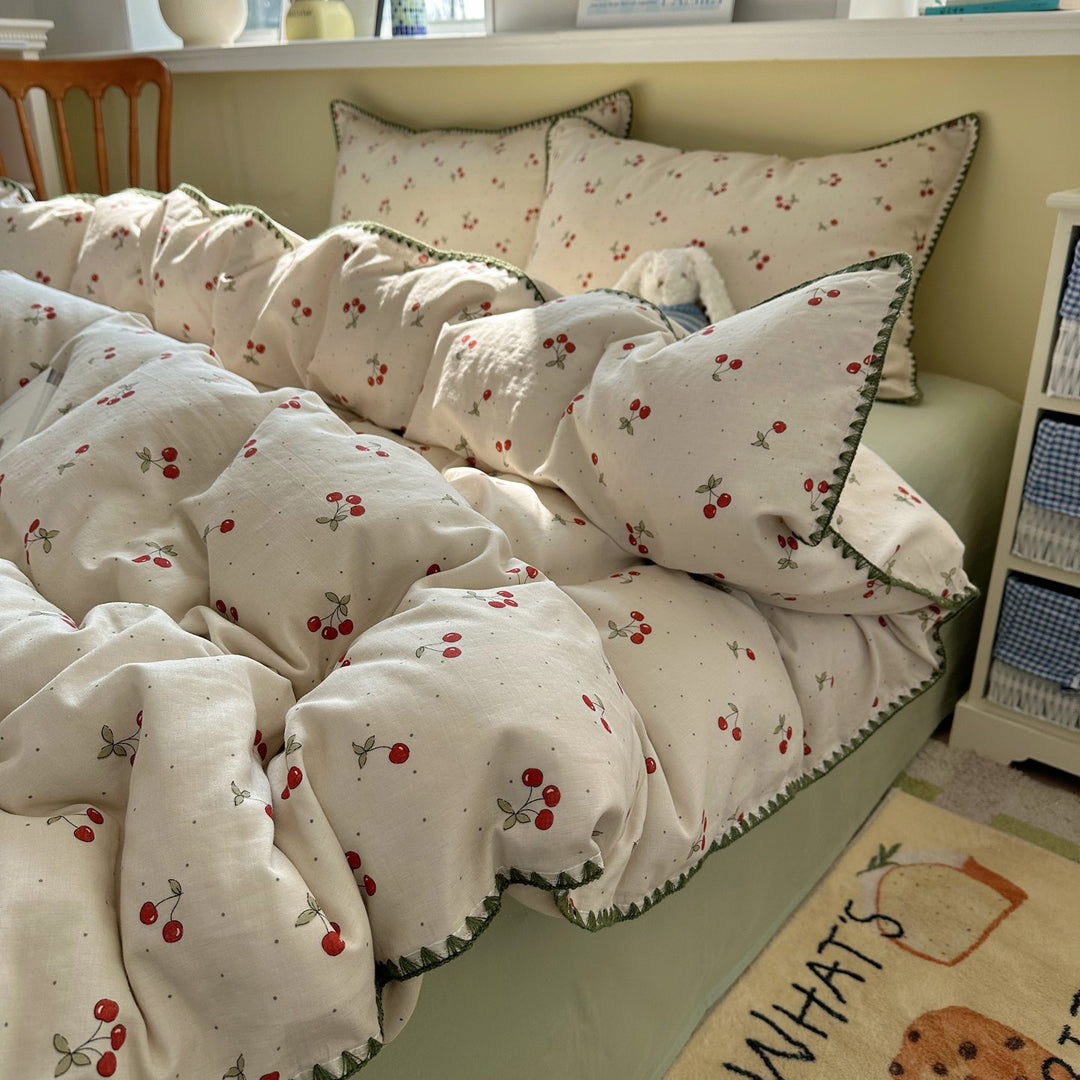 Decorative Floral Patterned Quilted Bedding Set Avarnia