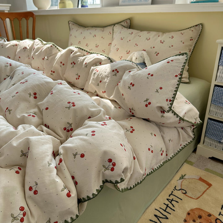 Decorative Floral Patterned Quilted Bedding Set Avarnia