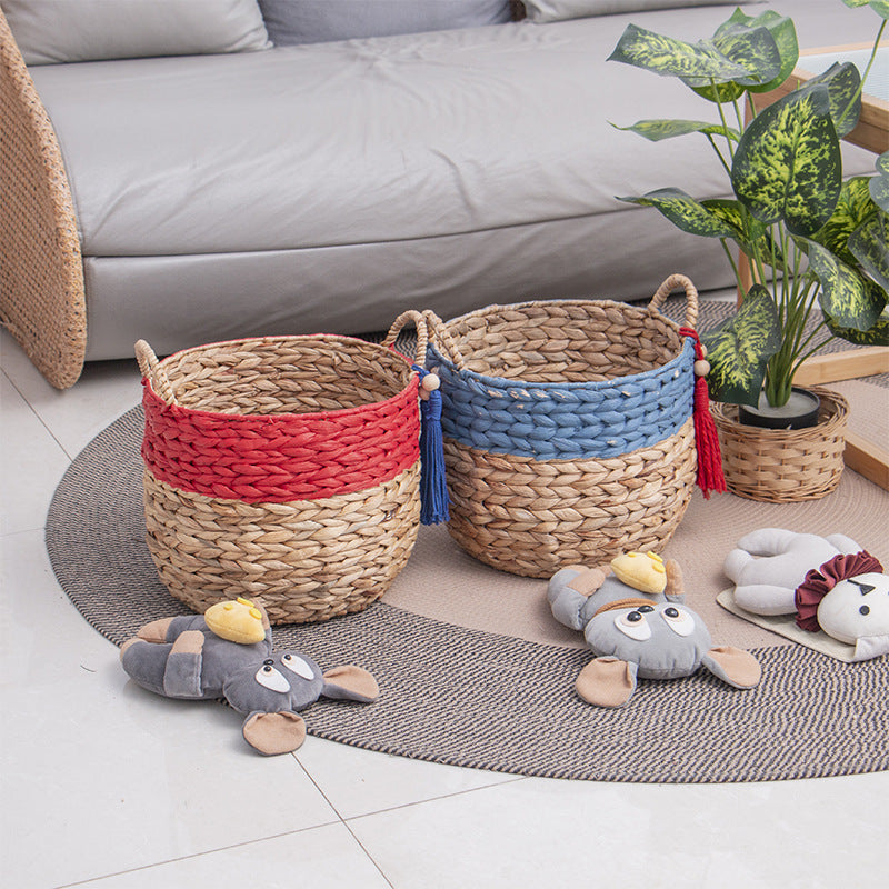Basket with drawstring and tassel